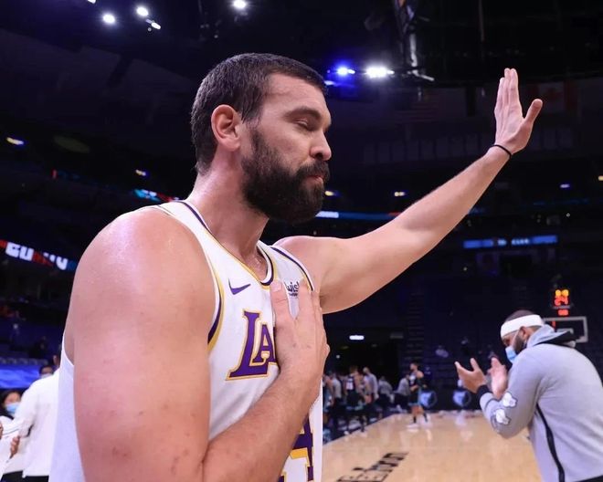 开云-关于巴塞罗那内部会议纪要流出——赛前官宣签约；全明星赛使命明确；心理建设被强调的信息