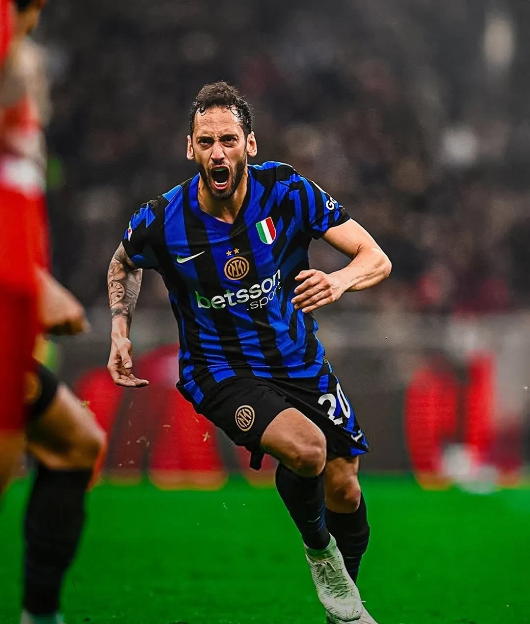 kaiyun-赛前AC米兰备战欧冠，伤情更新细节曝光，目标明确，纪律约束更严格(绿军总决赛前两场5人场均得分16+)